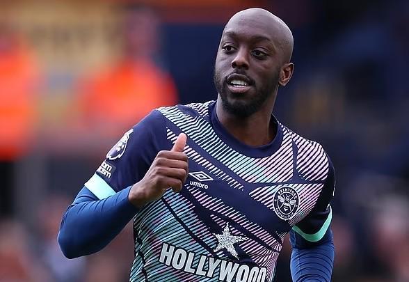 BBIN平台-英媒：小蜜蜂尝试与维萨开启续约谈判，但后者更想在今夏离队